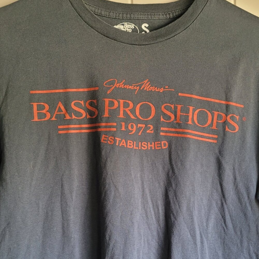 Bass Pro Shops Tee Shirt Size Small adult Gray